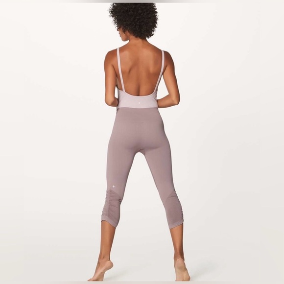 Lululemon Awakening Crop Taryn Toomey Collection 17” Misty Mauve - Size 6 - Picture 5 of 11
